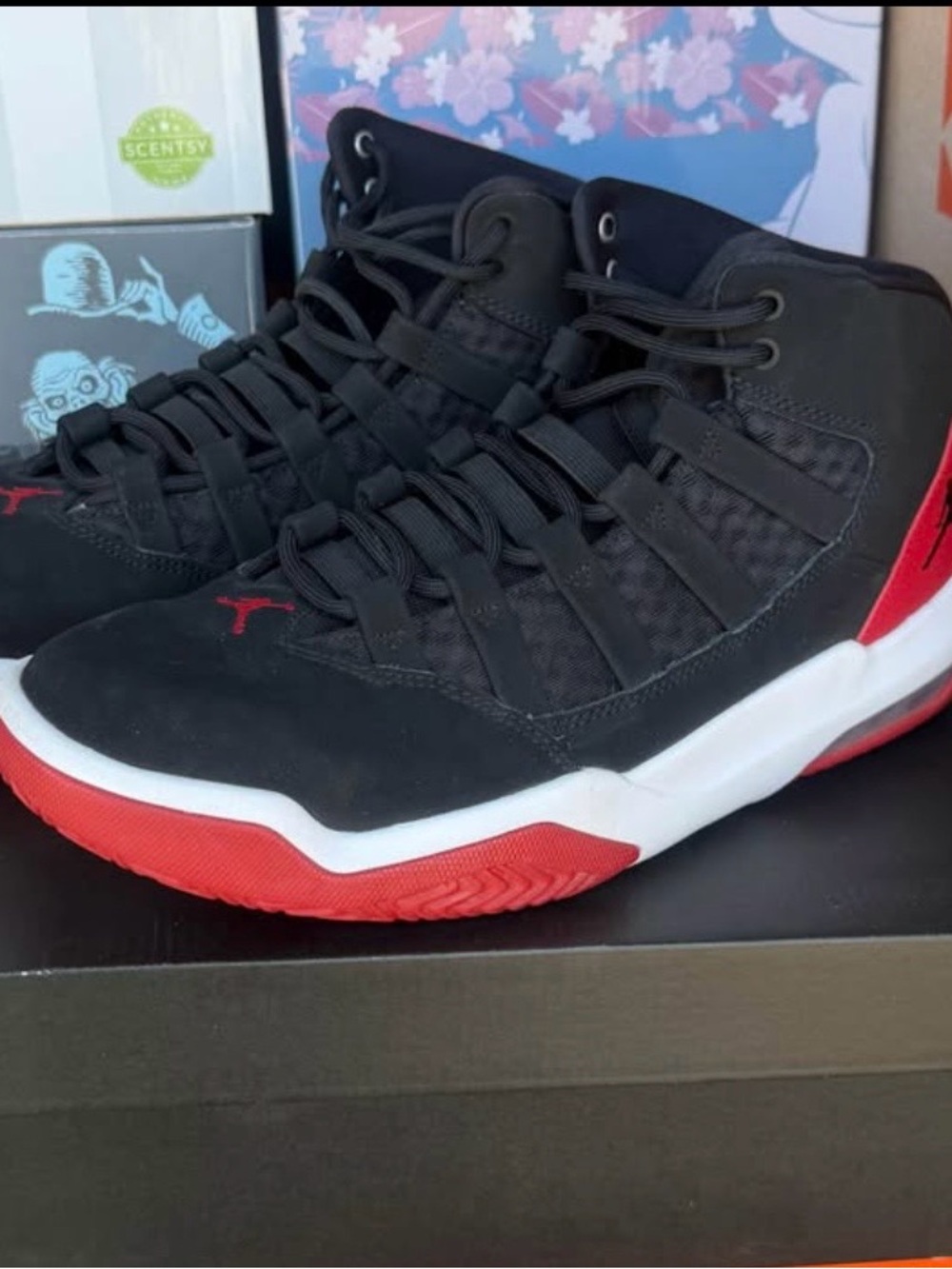 Jordan Men's Black and Red High-Top Basketball Sneakers